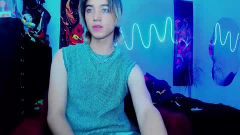 Snapshot of xzerox_ chatting on September 23, 2:11 am xzerox_ online show from September 23, 2:11 am