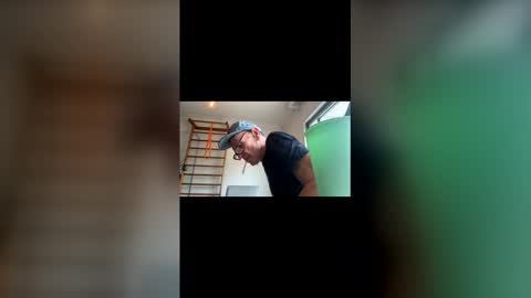 yannisv online show from February 10, 4:55 pm