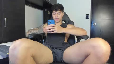 Snapshot of yanpaul83 chatting on September 15, 12:46 am yanpaul83 online show from September 15, 12:46 am