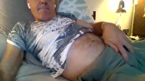 yeah_baby6988 online show from May 13, 1:46 am