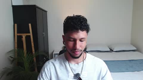 yeff online show from April 11, 1:02 am