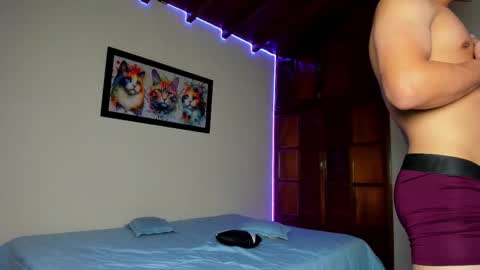 Snapshot of yeiden_dick07 chatting on October 17, 2:43 pm yeiden_dick07 online show from October 17, 2:43 pm