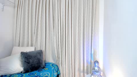 YEIKO ROMERO online show from December 2, 11:49 pm