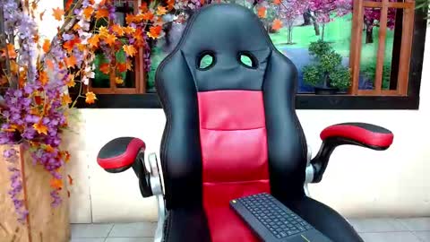 Snapshot of yeinner_ chatting on October 15, 10:50 pm yeinner_ online show from October 15, 10:50 pm