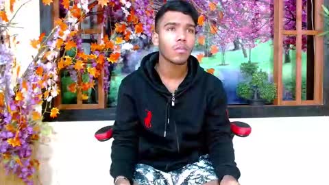 Snapshot of yeinner_ chatting on October 13, 7:20 pm yeinner_ online show from October 13, 7:20 pm