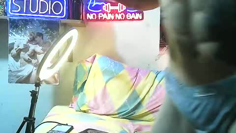 yeisoncastellanos1999 online show from October 30, 4:03 am