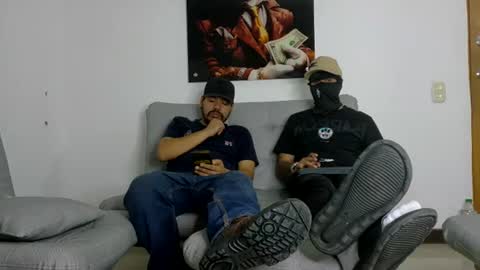 yeisongomezz online show from August 1, 1:37 am