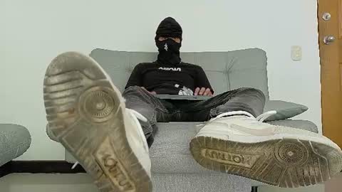yeisongomezz online show from July 18, 4:23 pm