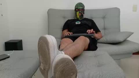 yeisongomezz online show from July 6, 8:10 pm