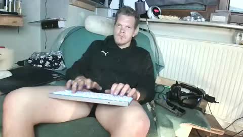 ynghotgerman92 online show from February 1, 6:51 pm