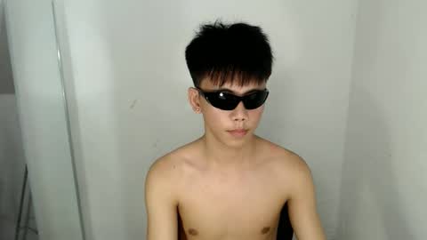 ynotyu online show from April 22, 6:12 pm