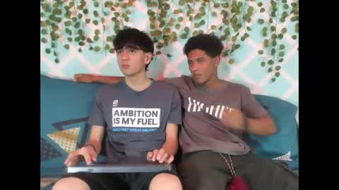 Snapshot of yoel_allan_hot88 chatting on October 2, 7:40 pm yoel_allan_hot88 online show from October 2, 7:40 pm