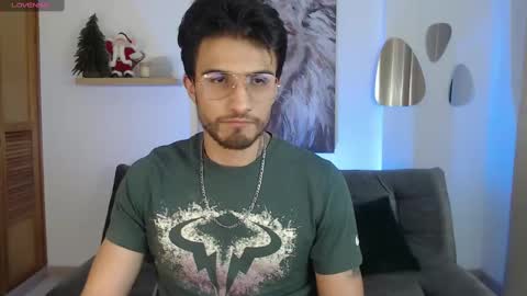 Snapshot of yoshy_man chatting on December 31, 3:01 am yoshy_man online show from December 31, 3:01 am