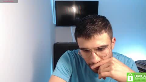 yoshy_man online show from April 29, 3:22 am