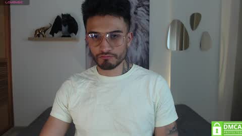 Snapshot of yoshy_man chatting on January 31, 3:52 am yoshy_man online show from January 31, 3:52 am