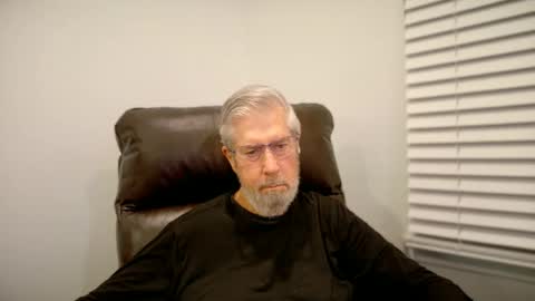 Snapshot of yougogirl_3 chatting on September 24, 4:23 am Colorado Guy Straight online show from September 24, 4:23 am