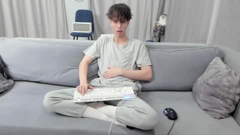 your_shy_guy online show from February 25, 8:51 pm