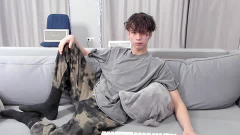 your_shy_guy online show from January 22, 7:24 pm