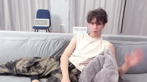 your_shy_guy online show from January 20, 10:04 pm