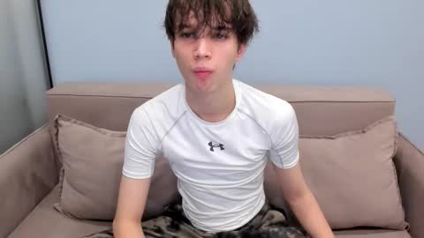 your_shy_guy online show from September 24, 5:44 pm