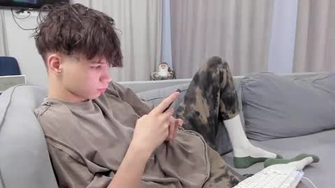 your_shy_guy online show from February 3, 1:30 pm