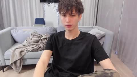 your_shy_guy online show from January 16, 7:20 pm