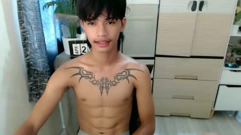 yourasian_eric online show from April 25, 7:55 am