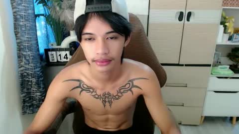 yourasian_eric online show from March 17, 11:40 pm