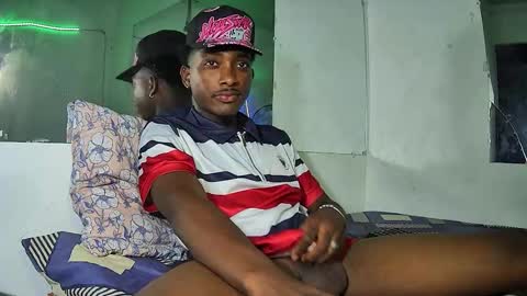 Yourdaddy2005 online show from March 5, 11:17 am