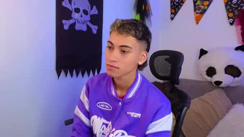 yulian_vasquez online show from October 25, 12:51 pm