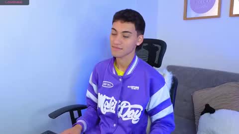 Snapshot of yulian_vasquez chatting on September 24, 12:36 pm yulian_vasquez online show from September 24, 12:36 pm
