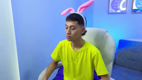 Snapshot of yulian_vasquez chatting on September 14, 12:18 pm yulian_vasquez online show from September 14, 12:18 pm