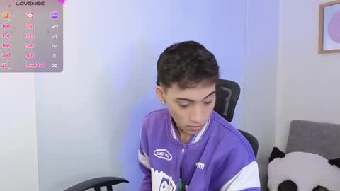 Snapshot of yulian_vasquez chatting on September 23, 12:26 pm yulian_vasquez online show from September 23, 12:26 pm