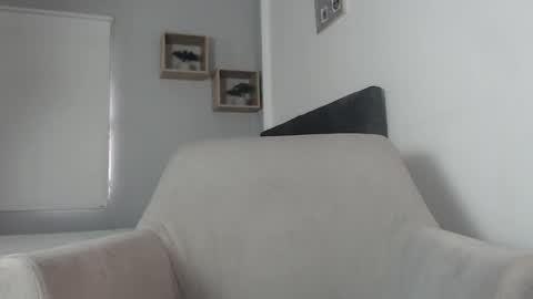 Snapshot of yulian_vasquez chatting on February 20, 12:15 pm yulian_vasquez online show from February 20, 12:15 pm