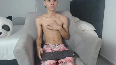 Snapshot of yulian_vasquez chatting on March 3, 12:10 pm yulian_vasquez online show from March 3, 12:10 pm