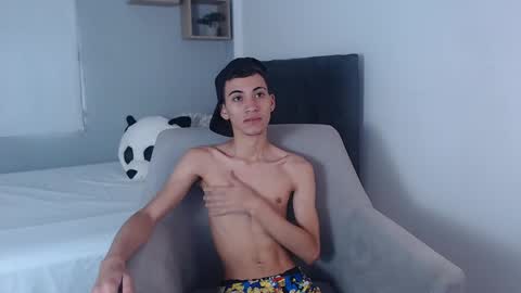 Snapshot of yulian_vasquez chatting on February 21, 12:06 pm yulian_vasquez online show from February 21, 12:06 pm