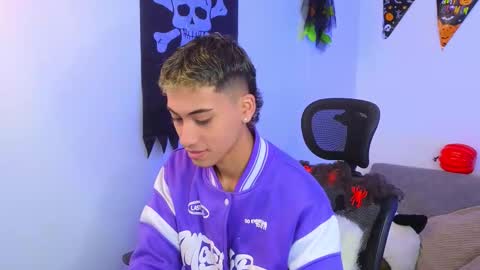 Snapshot of yulian_vasquez chatting on October 14, 12:34 pm yulian_vasquez online show from October 14, 12:34 pm
