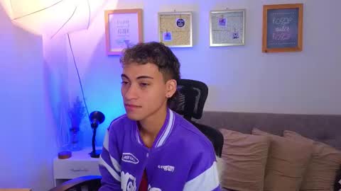 yulian_vasquez online show from November 5, 1:02 pm