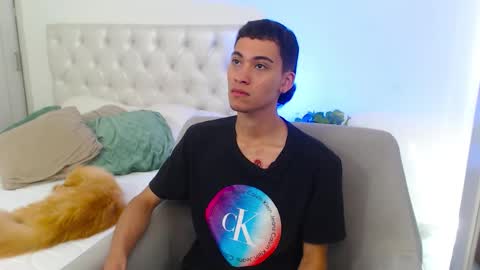 yulian_vasquez online show from February 12, 7:53 pm