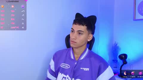 Snapshot of yulian_vasquez chatting on September 19, 12:49 pm yulian_vasquez online show from September 19, 12:49 pm