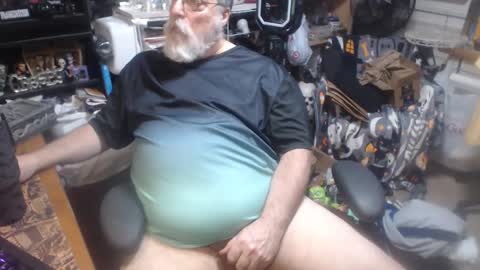 yummyflguy online show from April 24, 6:32 pm