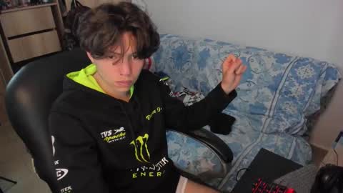 yurii_moody online show from December 3, 6:47 pm