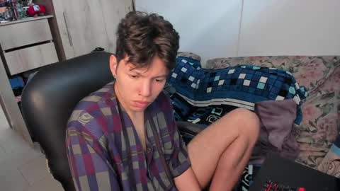 yurii_moody online show from April 23, 4:42 pm