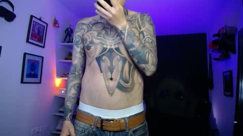 Snapshot of zac_muller1 chatting on October 16, 5:15 am zac_muller1 online show from October 16, 5:15 am
