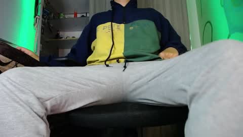 Snapshot of zac_watson chatting on December 28, 5:12 am Zac Freelance model online show from December 28, 5:12 am