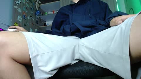 Snapshot of zac_watson chatting on December 27, 8:24 am Zac Freelance model online show from December 27, 8:24 am