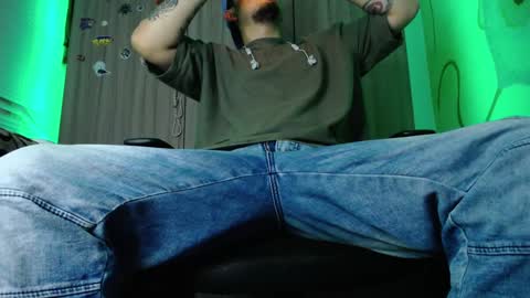 Snapshot of zac_watson chatting on December 22, 3:11 am Zac Freelance model online show from December 22, 3:11 am