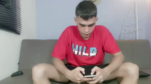 Snapshot of zacariass_ chatting on October 16, 3:36 am ZACARIAS online show from October 16, 3:36 am