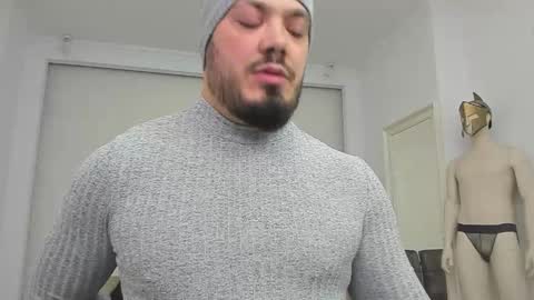 Snapshot of zackconnorsx chatting on December 6, 10:08 pm Zack online show from December 6, 10:08 pm