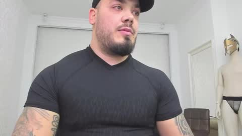 Snapshot of zackconnorsx chatting on December 22, 8:58 pm Zack online show from December 22, 8:58 pm